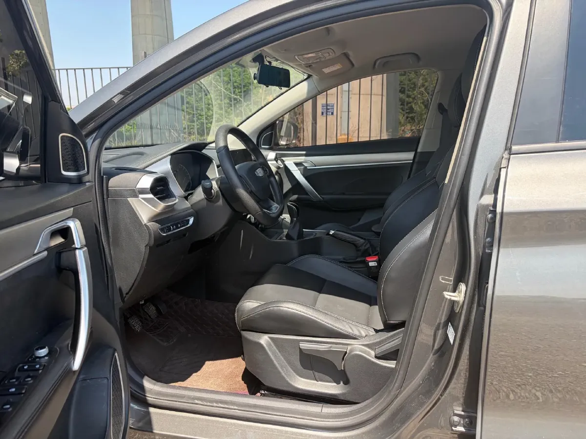 2025 Geely Coolray 1.5L 126HP L4 5MT,autocango,china used car exporter,china ev exporter,chinese used car exporter,chinese used ev exporter