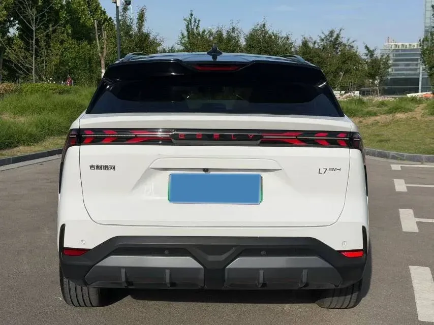 2025 Geely Galaxy L7 1.5L 112HP L4 1DHT PHEV 18.4KWH,autocango,china used car exporter,china ev exporter,chinese used car exporter,chinese used ev exporter