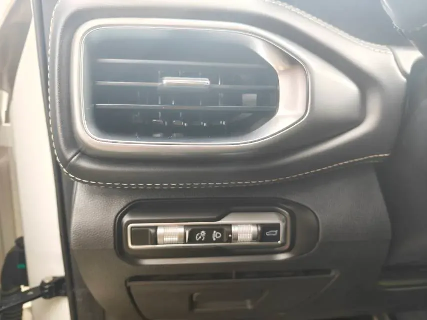 2020 Geely Okavango 1.8T 184HP L4 7DCT,autocango,china used car exporter,china ev exporter,chinese used car exporter,chinese used ev exporter