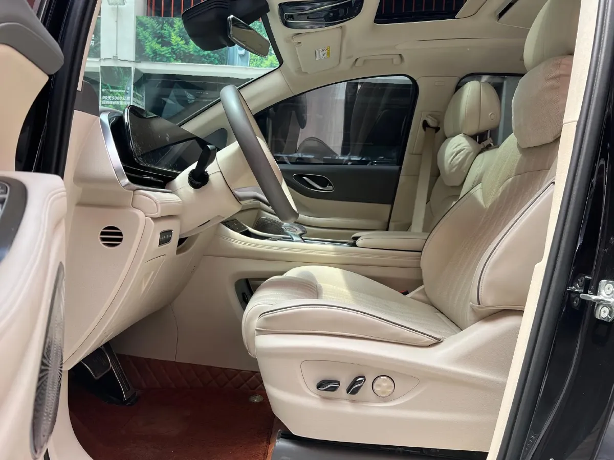 2022 Voyah Dream 1.5T 136HP L4 PHEV 25.57KWH,autocango,china used car exporter,china ev exporter,chinese used car exporter,chinese used ev exporter