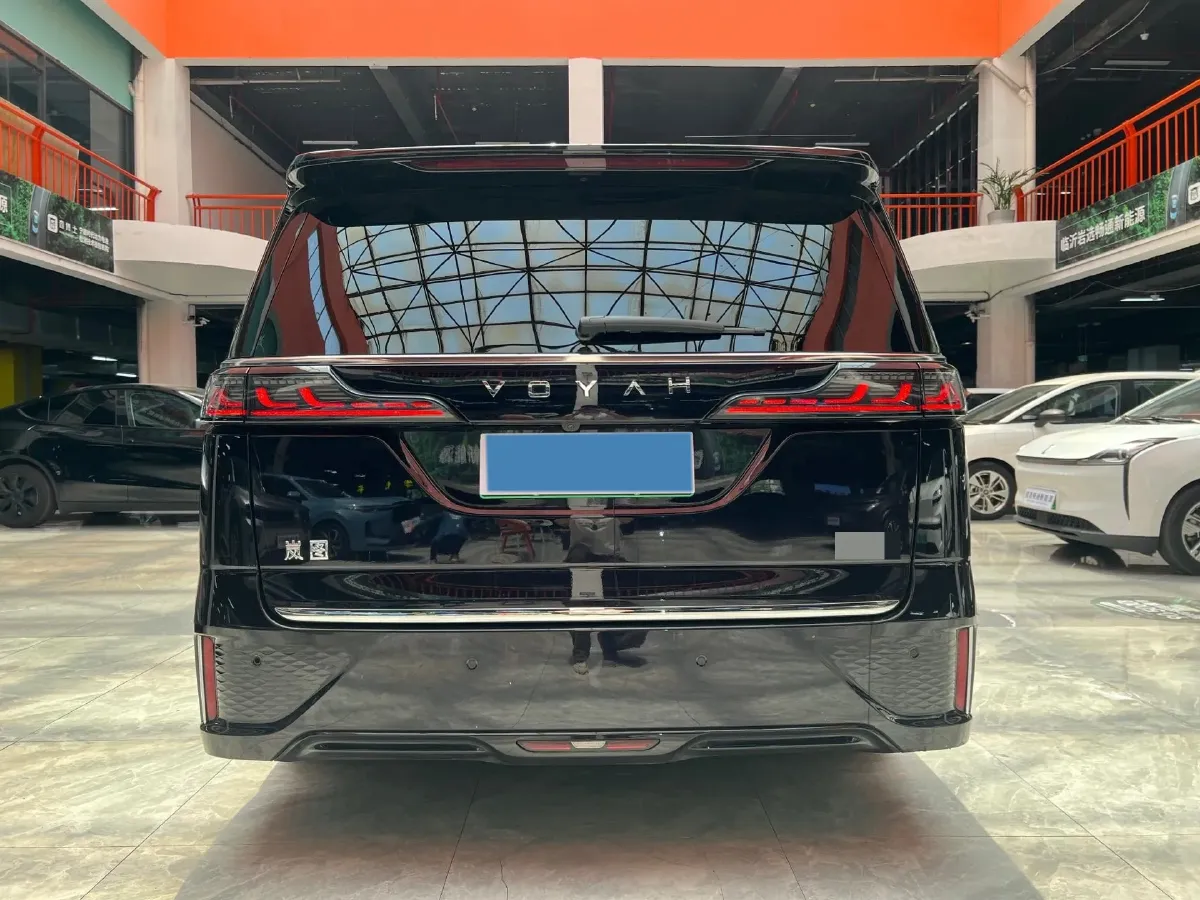 2022 Voyah Dream 1.5T 136HP L4 PHEV 25.57KWH,autocango,china used car exporter,china ev exporter,chinese used car exporter,chinese used ev exporter