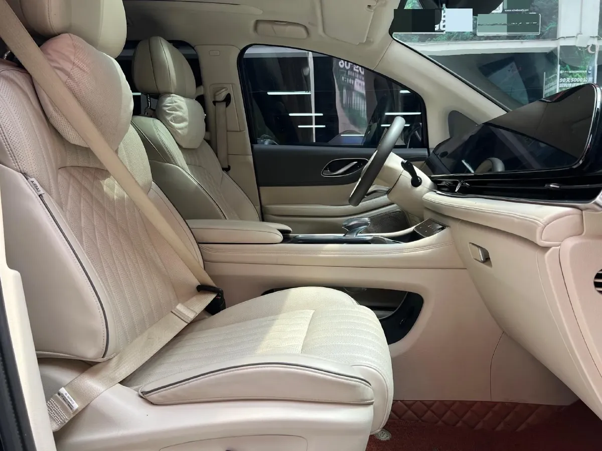 2022 Voyah Dream 1.5T 136HP L4 PHEV 25.57KWH,autocango,china used car exporter,china ev exporter,chinese used car exporter,chinese used ev exporter