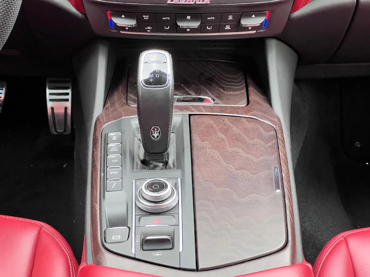 2019 Maserati Levante 3.0T 350HP V6 8AT,autocango,china used car exporter,china ev exporter,chinese used car exporter,chinese used ev exporter