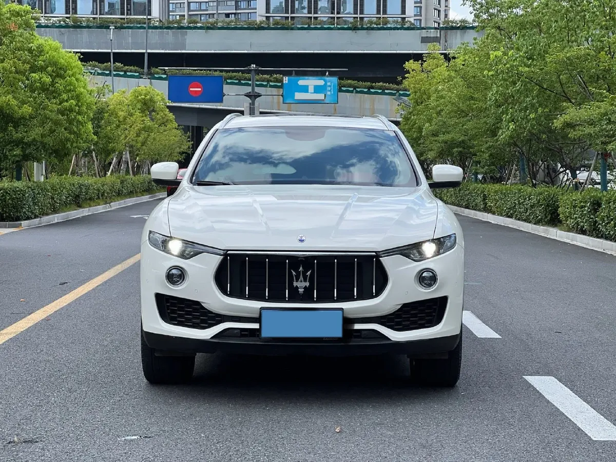 2019 Maserati Levante 3.0T 350HP V6 8AT,autocango,china used car exporter,china ev exporter,chinese used car exporter,chinese used ev exporter