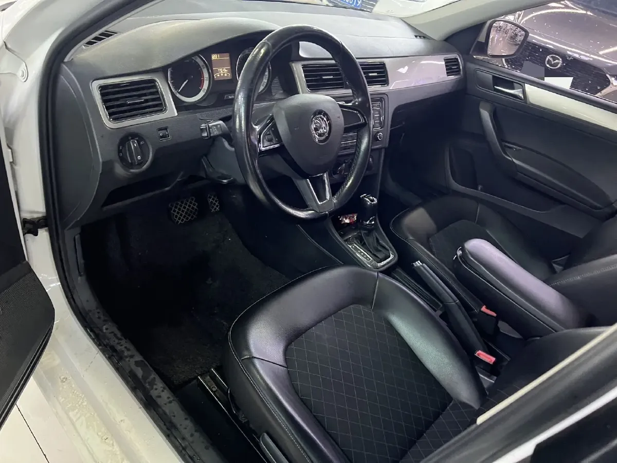 2019 SWM G01 1.5T 156HP L4 6AT,autocango,china used car exporter,china ev exporter,chinese used car exporter,chinese used ev exporter