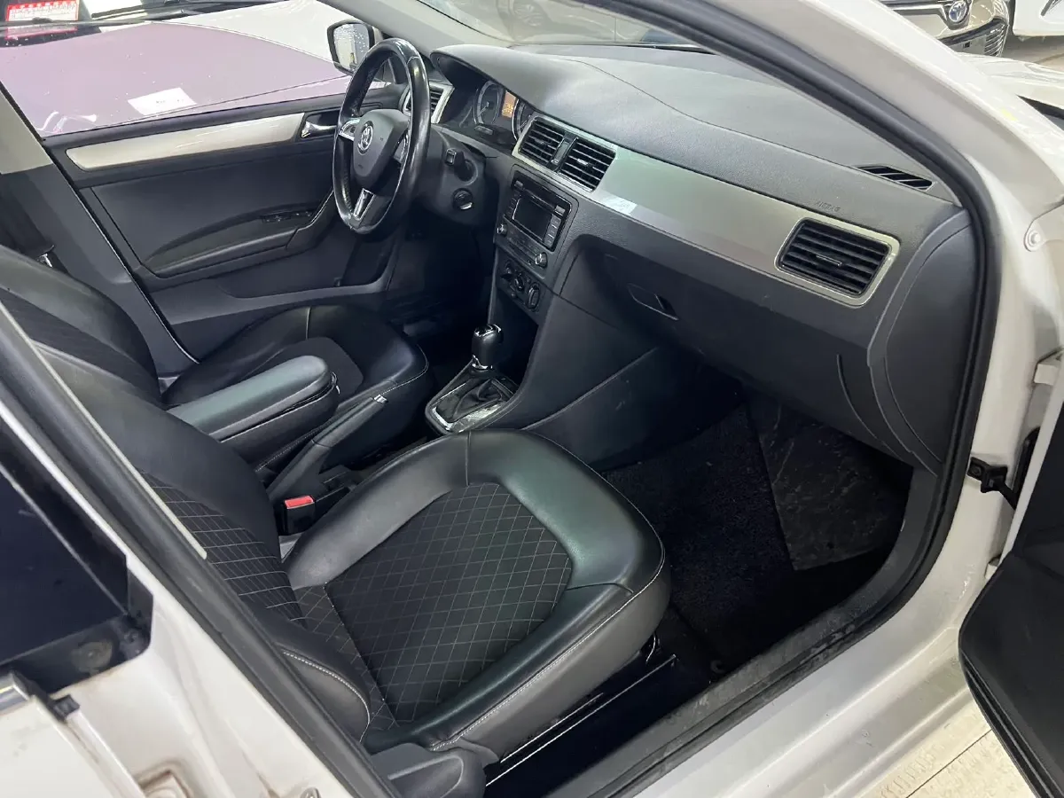 2019 SWM G01 1.5T 156HP L4 6AT,autocango,china used car exporter,china ev exporter,chinese used car exporter,chinese used ev exporter