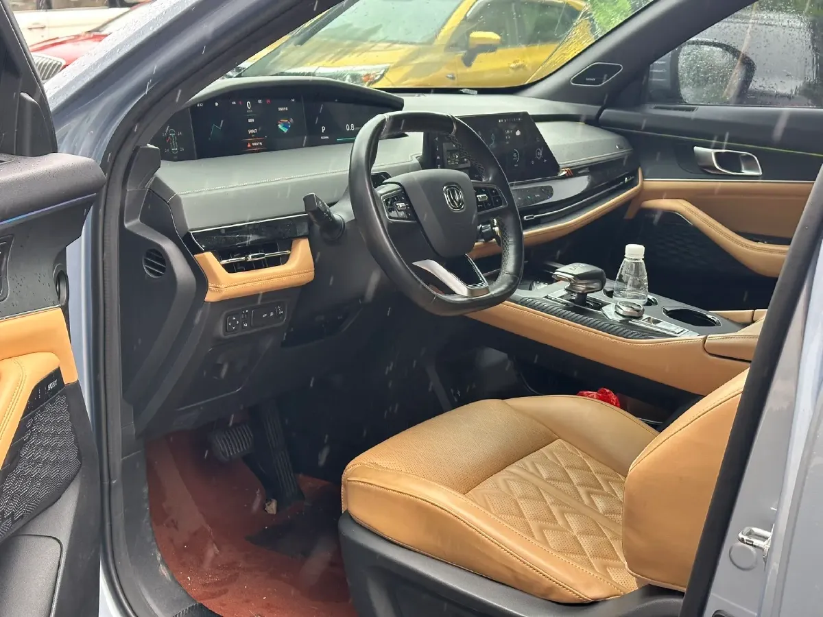 2021 ChangAn UNI-K 2.0T 233HP L4 8AT,autocango,china used car exporter,china ev exporter,chinese used car exporter,chinese used ev exporter