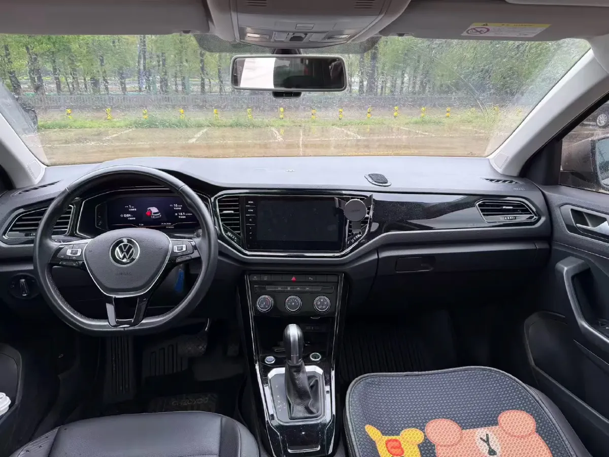 2022 Volkswagen T-Roc 1.4T 150HP L4 7DCT,autocango,china used car exporter,china ev exporter,chinese used car exporter,chinese used ev exporter