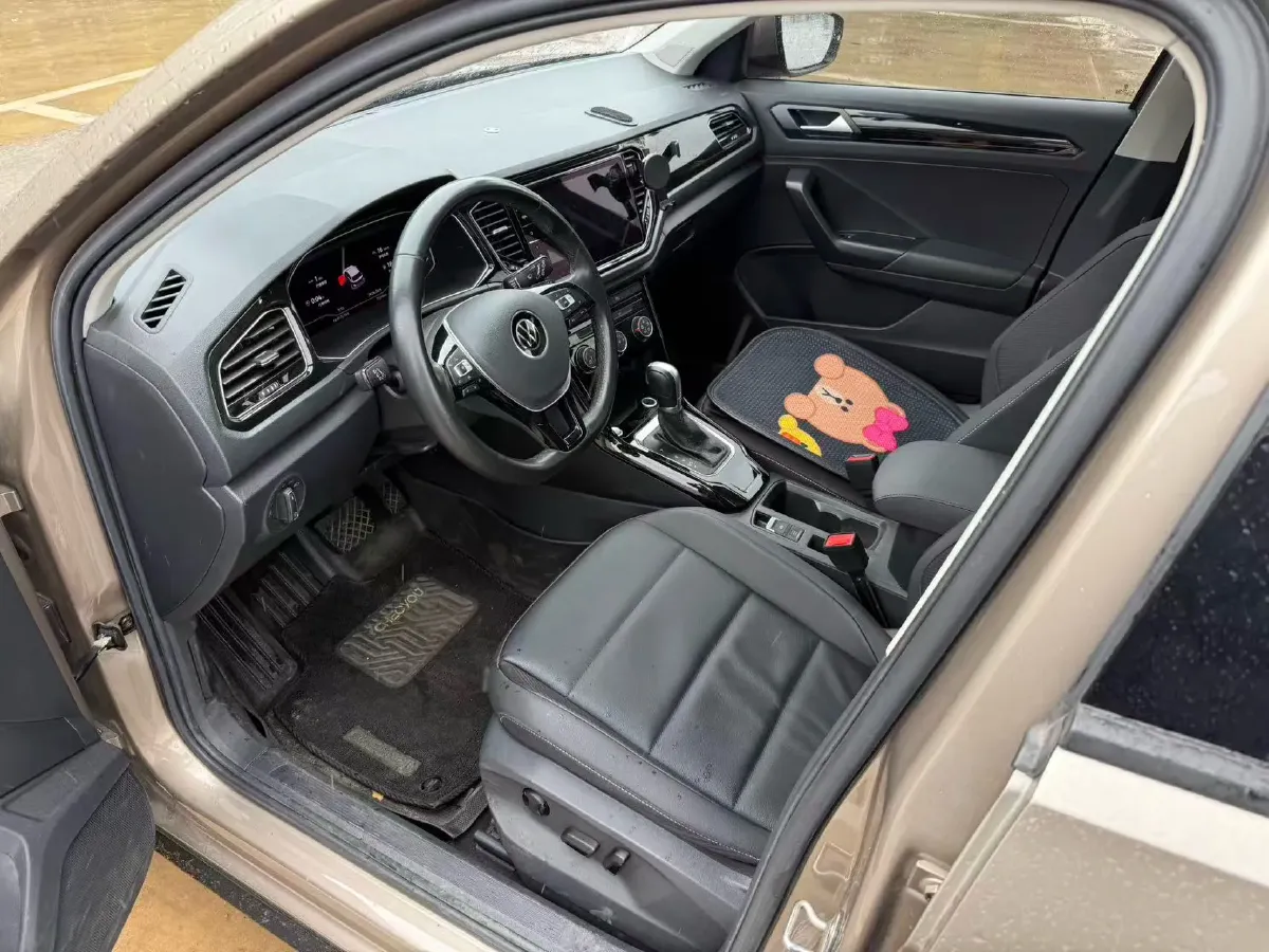 2022 Volkswagen T-Roc 1.4T 150HP L4 7DCT,autocango,china used car exporter,china ev exporter,chinese used car exporter,chinese used ev exporter