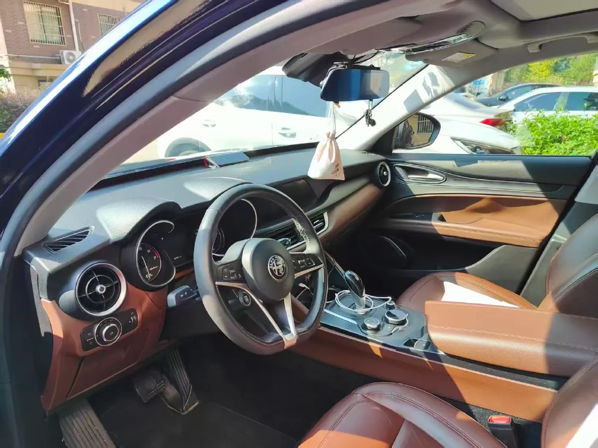 2017 Toyota Highlander 2.0T 220HP L4 6AT,autocango,china used car exporter,china ev exporter,chinese used car exporter,chinese used ev exporter