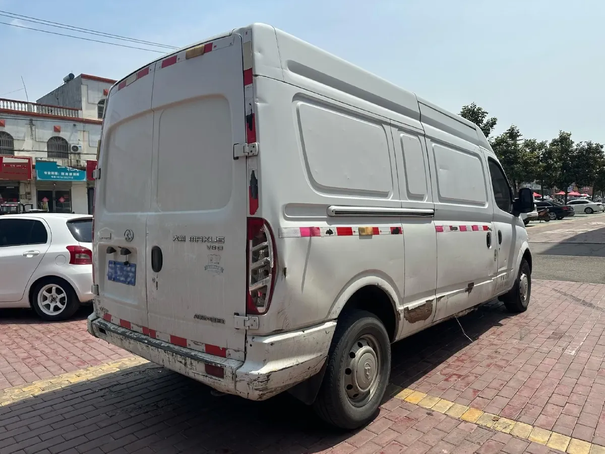 2018 MAXUS XinTu V80 2.5T 136HP L4 6MT,autocango,china used car exporter,china ev exporter,chinese used car exporter,chinese used ev exporter