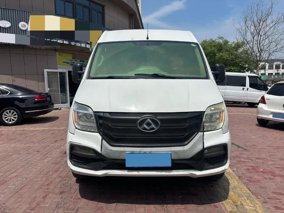 2018 MAXUS XinTu V80 2.5T 136HP L4 6MT,autocango,china used car exporter,china ev exporter,chinese used car exporter,chinese used ev exporter