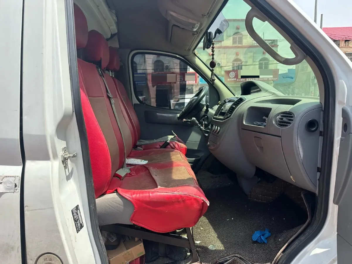 2018 MAXUS XinTu V80 2.5T 136HP L4 6MT,autocango,china used car exporter,china ev exporter,chinese used car exporter,chinese used ev exporter