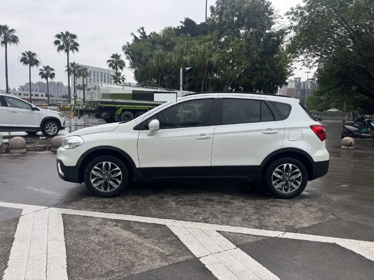 2017 Suzuki SX4 S-Cross 1.6L 122HP L4 5MT,autocango,china used car exporter,china ev exporter,chinese used car exporter,chinese used ev exporter