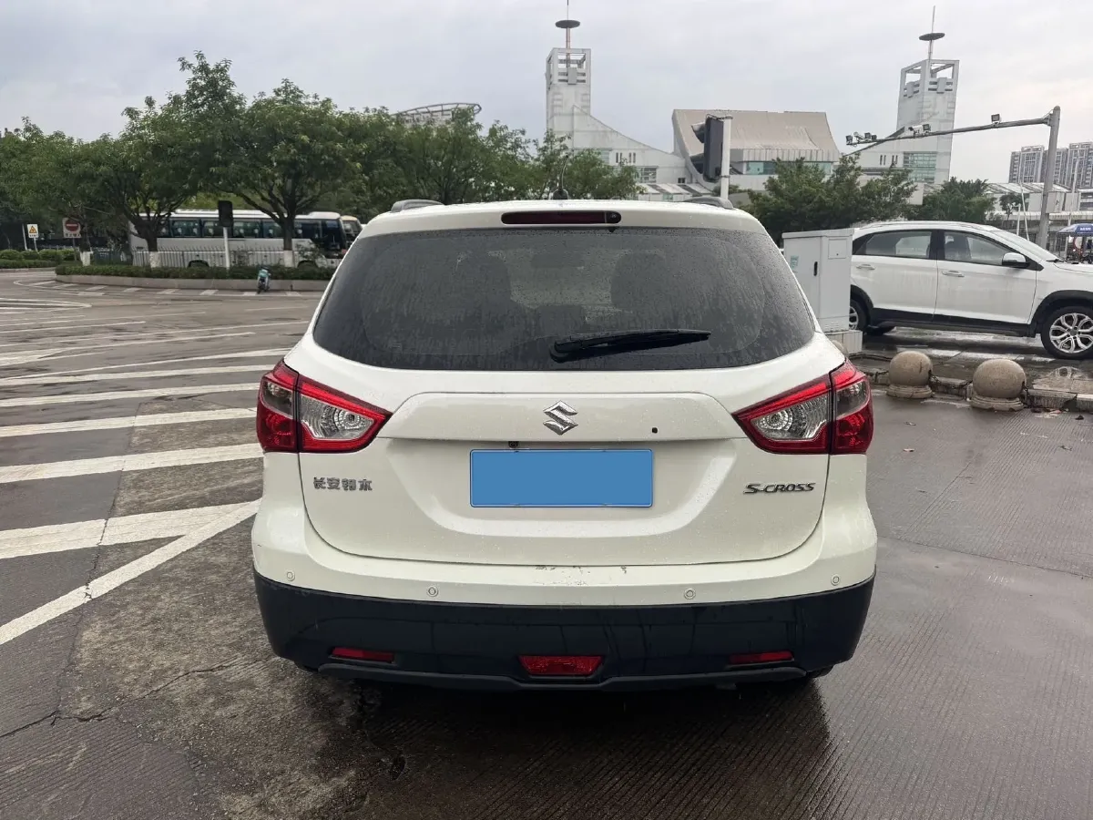 2017 Suzuki SX4 S-Cross 1.6L 122HP L4 5MT,autocango,china used car exporter,china ev exporter,chinese used car exporter,chinese used ev exporter