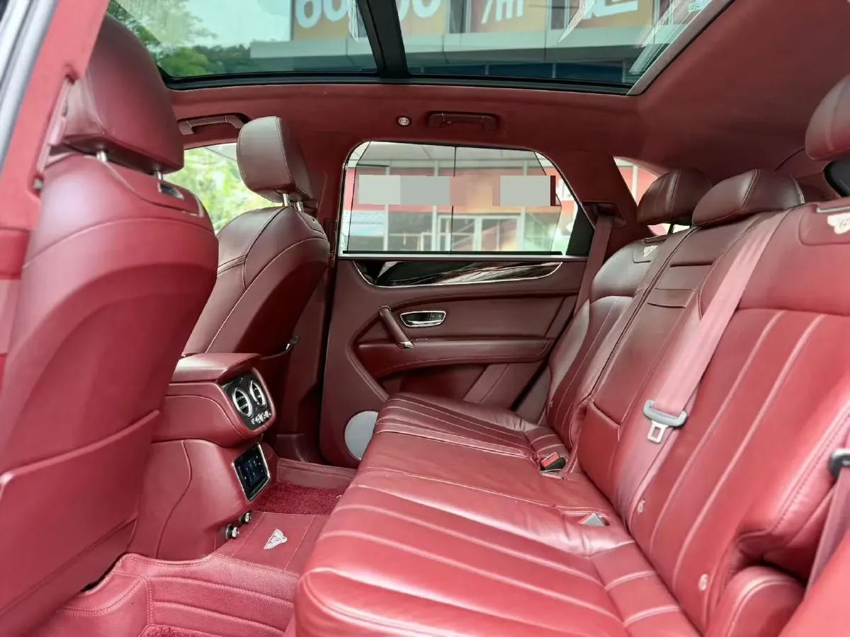 2018 Bentley Bentayga 4.0T 550HP V8 8AT,autocango,china used car exporter,china ev exporter,chinese used car exporter,chinese used ev exporter