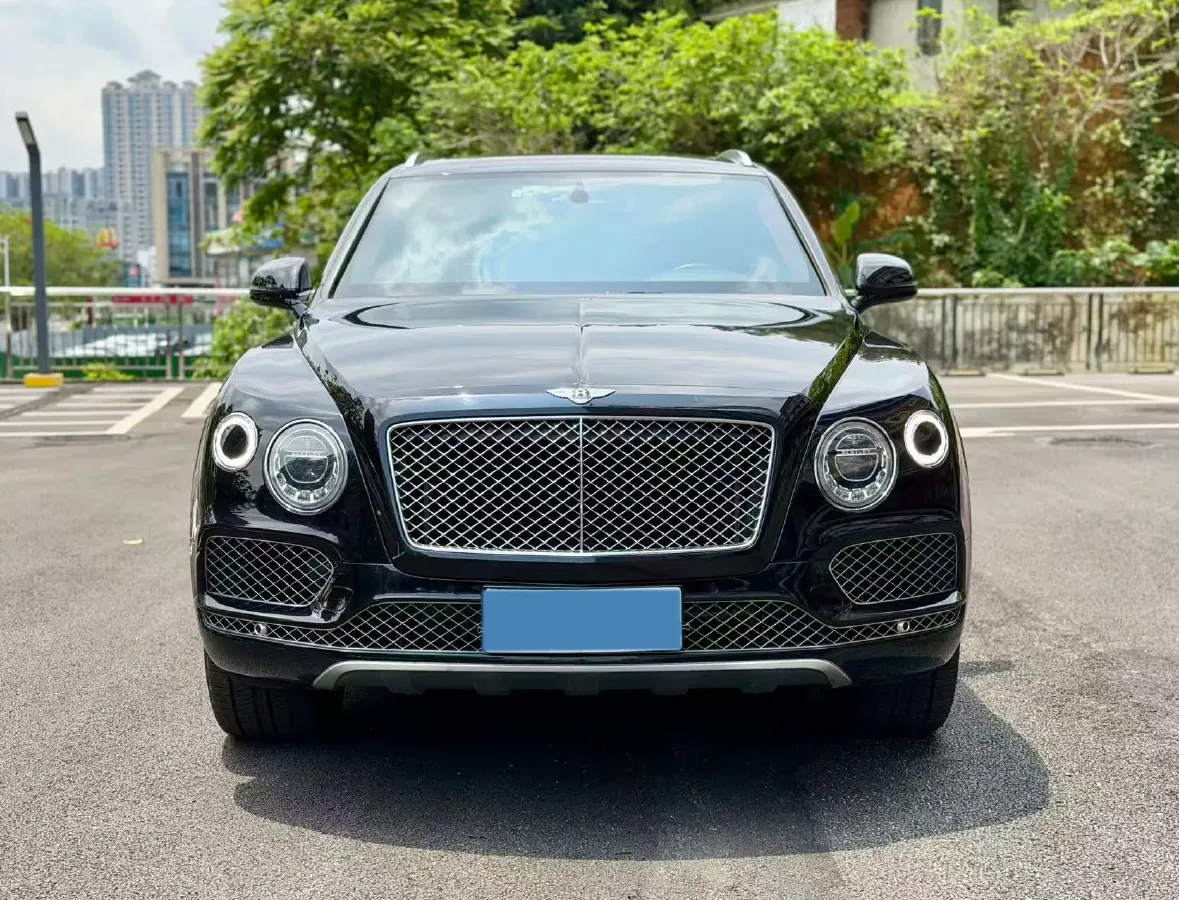 2018 Bentley Bentayga 4.0T 550HP V8 8AT,autocango,china used car exporter,china ev exporter,chinese used car exporter,chinese used ev exporter