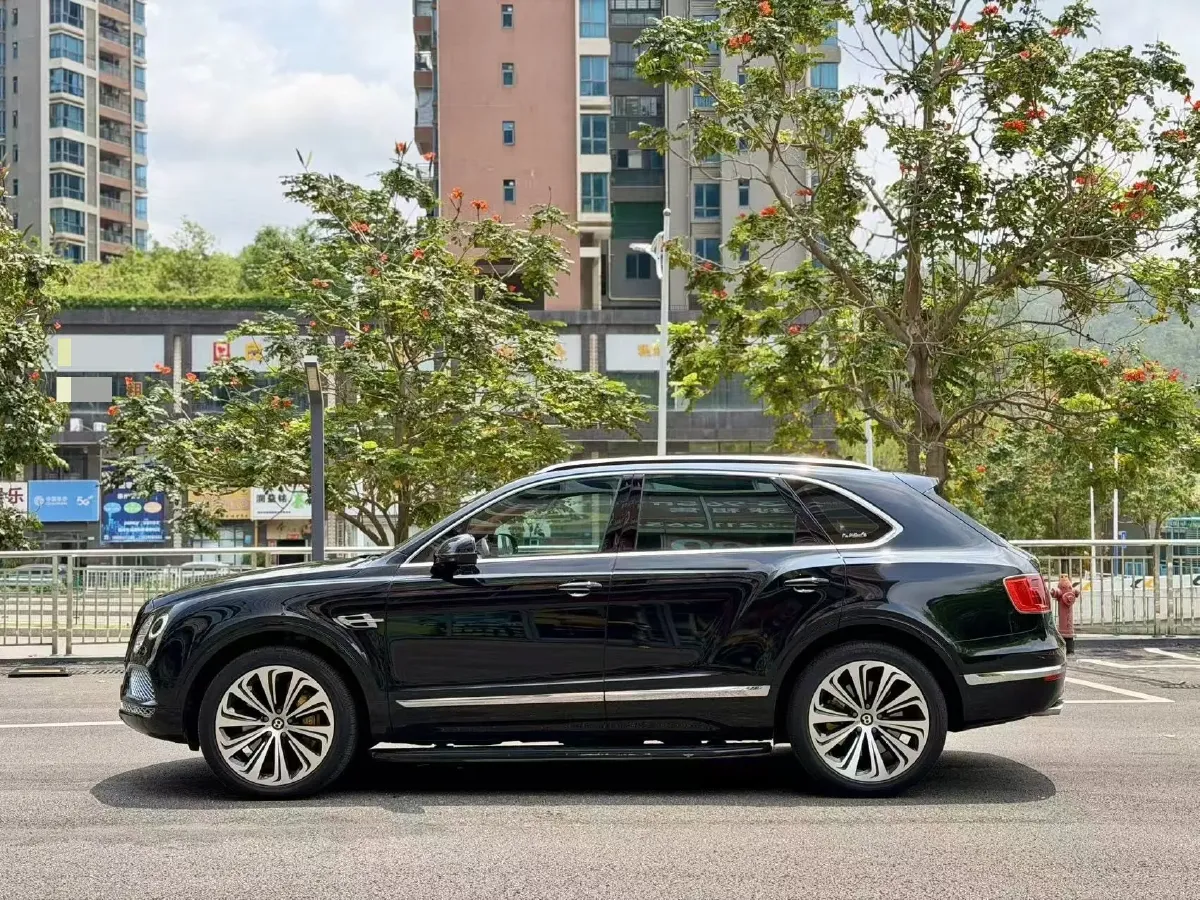 2018 Bentley Bentayga 4.0T 550HP V8 8AT,autocango,china used car exporter,china ev exporter,chinese used car exporter,chinese used ev exporter