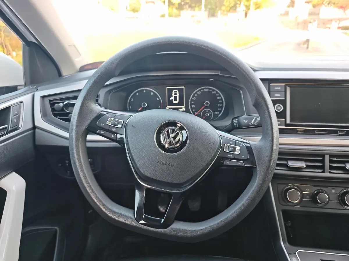 2019 Volkswagen Polo 1.5L 113HP L4 5MT,autocango,china used car exporter,china ev exporter,chinese used car exporter,chinese used ev exporter