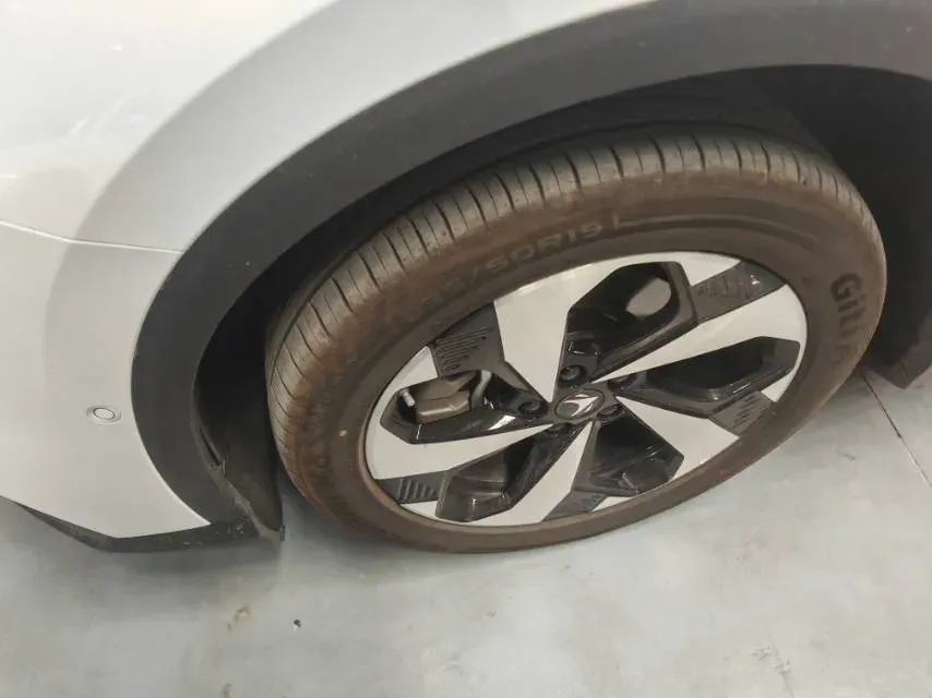 2026 ARCFOX αT5 REEV 105HP REEV,autocango,china used car exporter,china ev exporter,chinese used car exporter,chinese used ev exporter