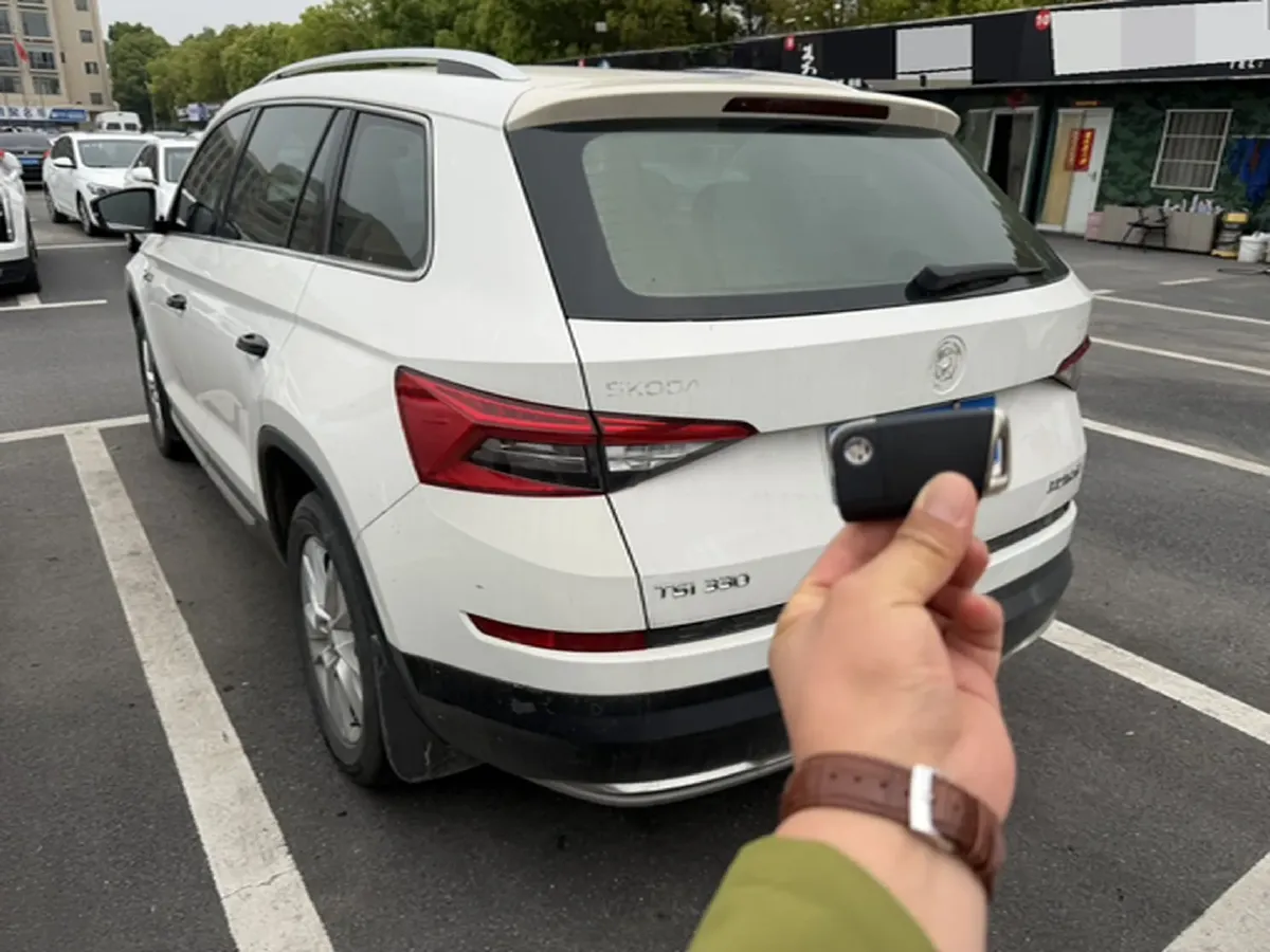 2018 Skoda Kodiak 2.0T 186HP L4 7DCT,autocango,china used car exporter,china ev exporter,chinese used car exporter,chinese used ev exporter