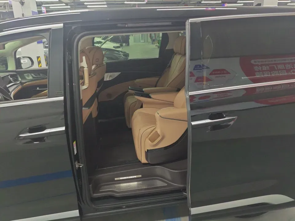 2024 Denza D9 1.5T 139HP L4 E-CVT PHEV 40KWH,autocango,china used car exporter,china ev exporter,chinese used car exporter,chinese used ev exporter