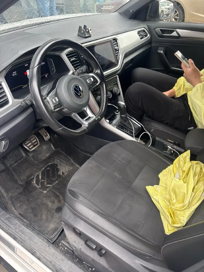 2022 Volkswagen T-Roc 1.4T 150HP L4 7DCT,autocango,china used car exporter,china ev exporter,chinese used car exporter,chinese used ev exporter