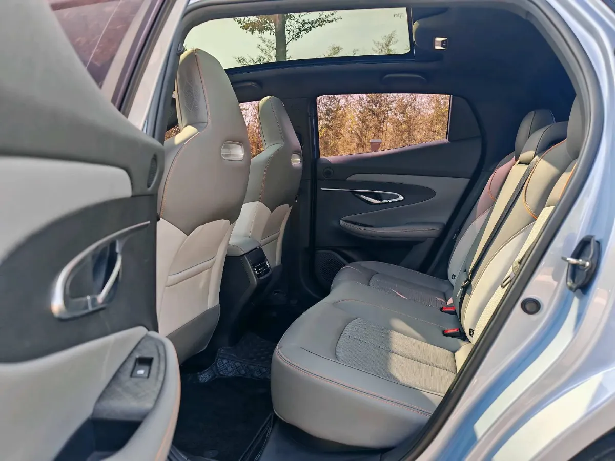 2022 ChangAn UNI-T 2.0T 233HP L4 8AT,autocango,china used car exporter,china ev exporter,chinese used car exporter,chinese used ev exporter