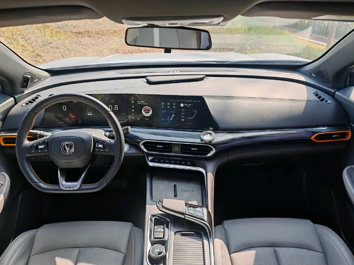 2022 ChangAn UNI-T 2.0T 233HP L4 8AT,autocango,china used car exporter,china ev exporter,chinese used car exporter,chinese used ev exporter