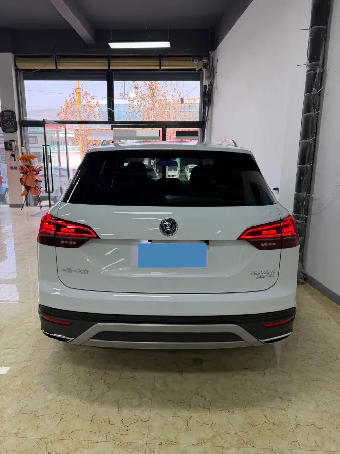 2019 Jeep Cherokee 2.0T 234HP L4 9AT,autocango,china used car exporter,china ev exporter,chinese used car exporter,chinese used ev exporter
