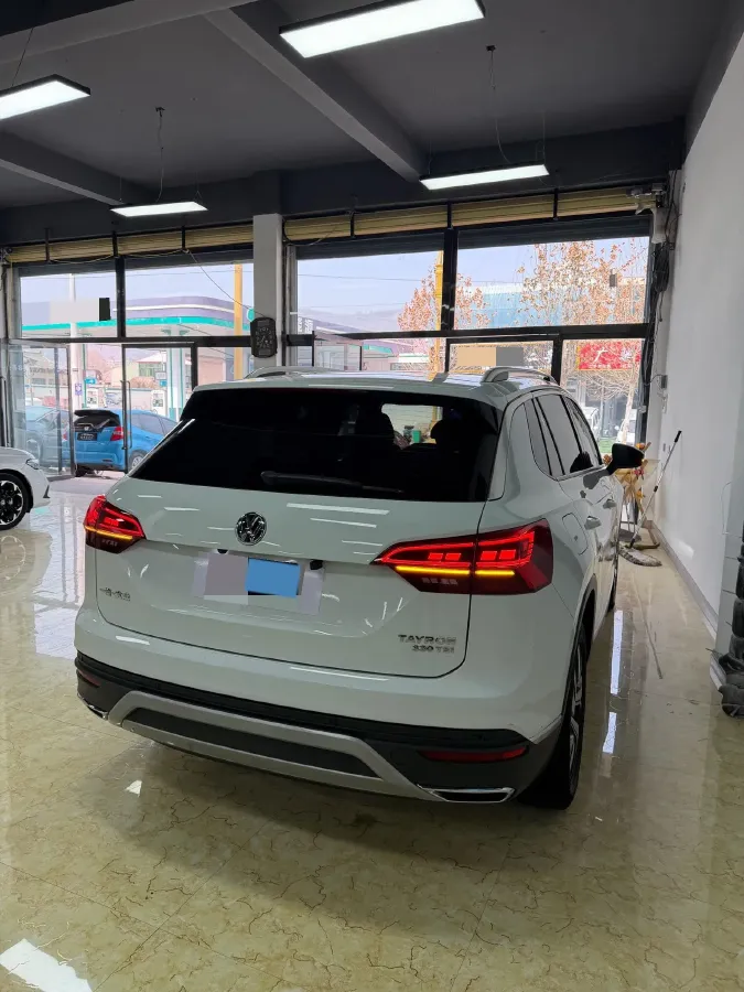 2019 Jeep Cherokee 2.0T 234HP L4 9AT,autocango,china used car exporter,china ev exporter,chinese used car exporter,chinese used ev exporter