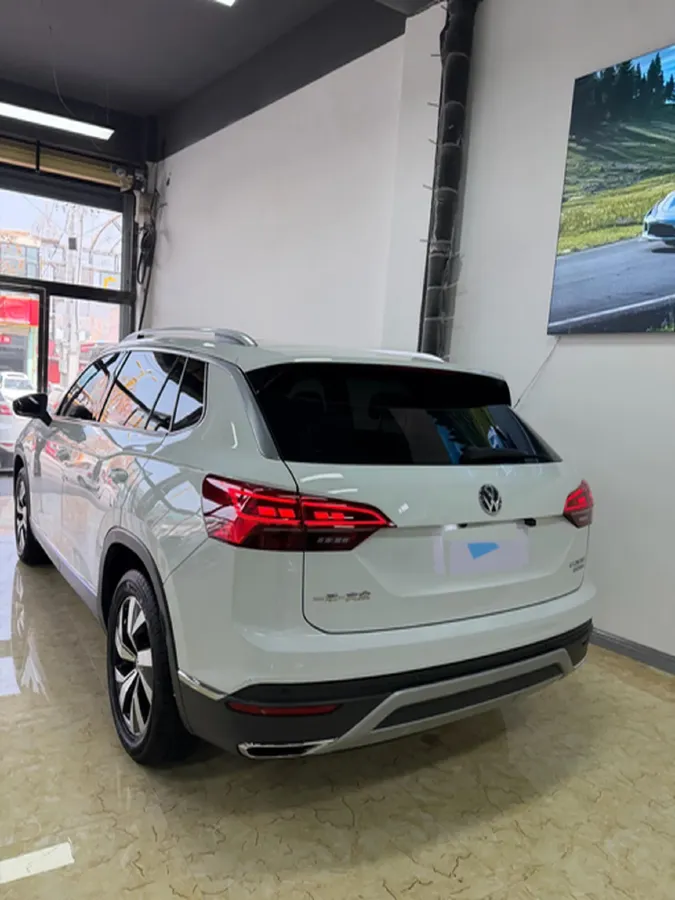 2019 Jeep Cherokee 2.0T 234HP L4 9AT,autocango,china used car exporter,china ev exporter,chinese used car exporter,chinese used ev exporter