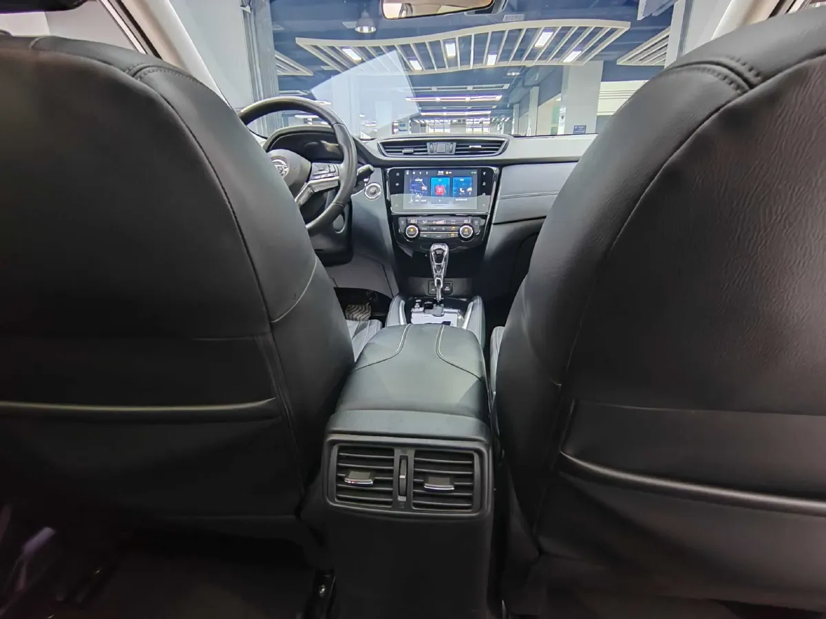 2021 Nissan X-Trail 2.0L 151HP L4 CVT,autocango,china used car exporter,china ev exporter,chinese used car exporter,chinese used ev exporter