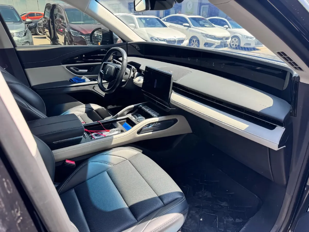 2023 Lincoln Nautilus 2.0T 261HP L4 8AT,autocango,china used car exporter,china ev exporter,chinese used car exporter,chinese used ev exporter