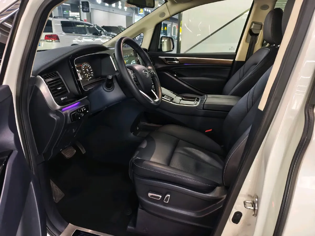 2021 GAC Trumpchi M8 2.0T 252HP L4 8AT,autocango,china used car exporter,china ev exporter,chinese used car exporter,chinese used ev exporter