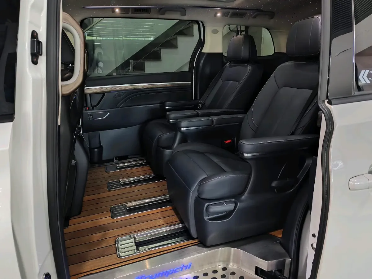 2021 GAC Trumpchi M8 2.0T 252HP L4 8AT,autocango,china used car exporter,china ev exporter,chinese used car exporter,chinese used ev exporter