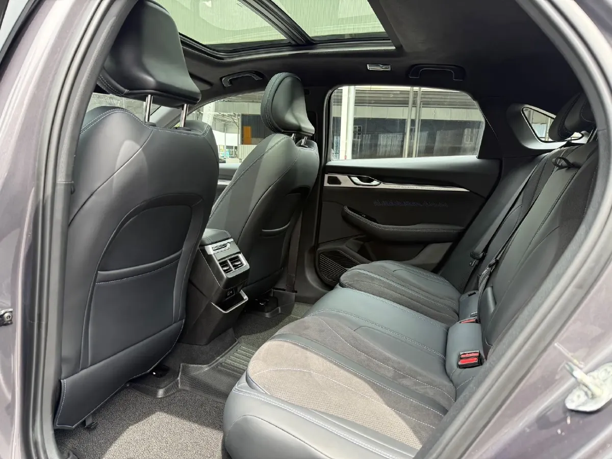 2025 Geely Preface 2.0T 238HP L4 8AT,autocango,china used car exporter,china ev exporter,chinese used car exporter,chinese used ev exporter