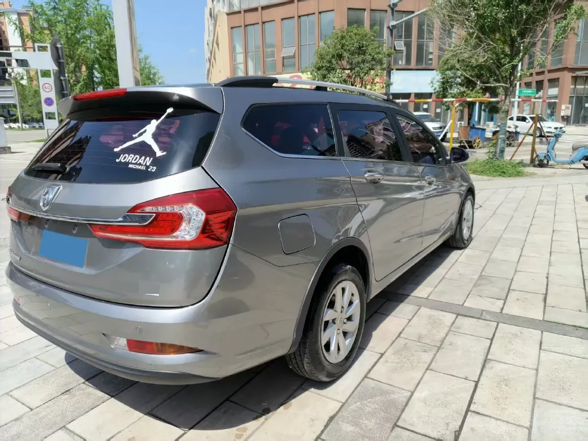 2017 BaoJun 310W 1.5L 112HP L4 6MT,autocango,china used car exporter,china ev exporter,chinese used car exporter,chinese used ev exporter