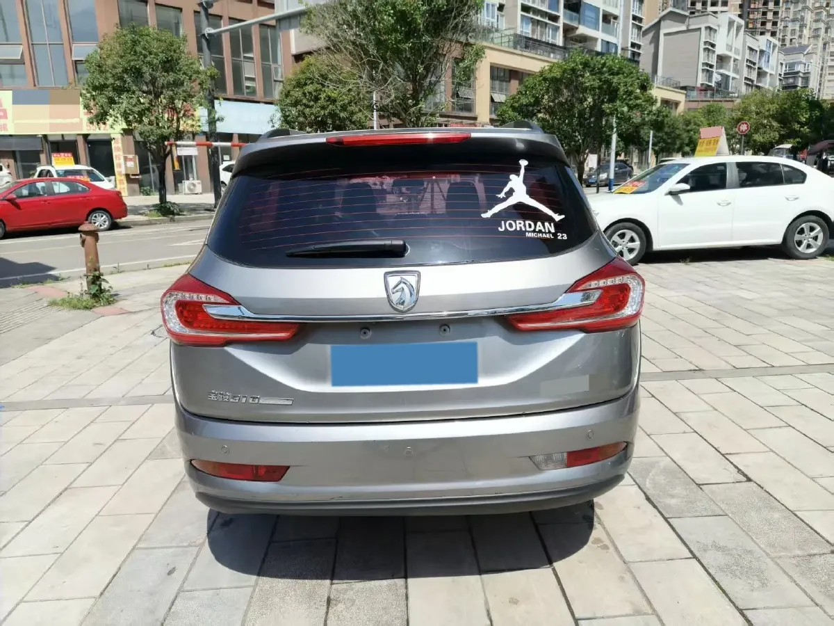 2017 BaoJun 310W 1.5L 112HP L4 6MT,autocango,china used car exporter,china ev exporter,chinese used car exporter,chinese used ev exporter