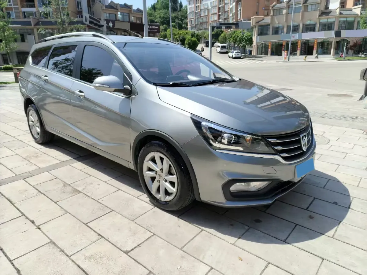 2017 BaoJun 310W 1.5L 112HP L4 6MT,autocango,china used car exporter,china ev exporter,chinese used car exporter,chinese used ev exporter