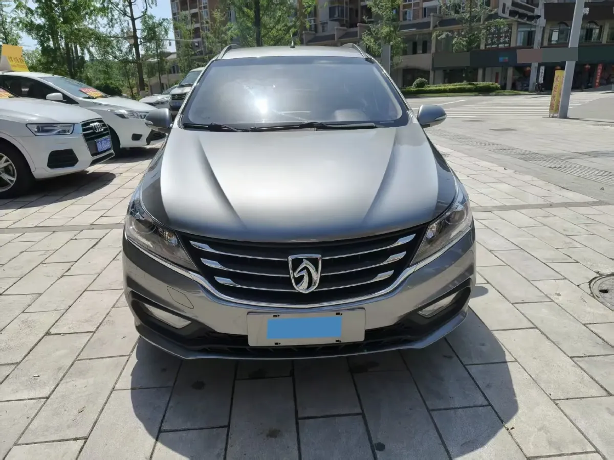 2017 BaoJun 310W 1.5L 112HP L4 6MT,autocango,china used car exporter,china ev exporter,chinese used car exporter,chinese used ev exporter