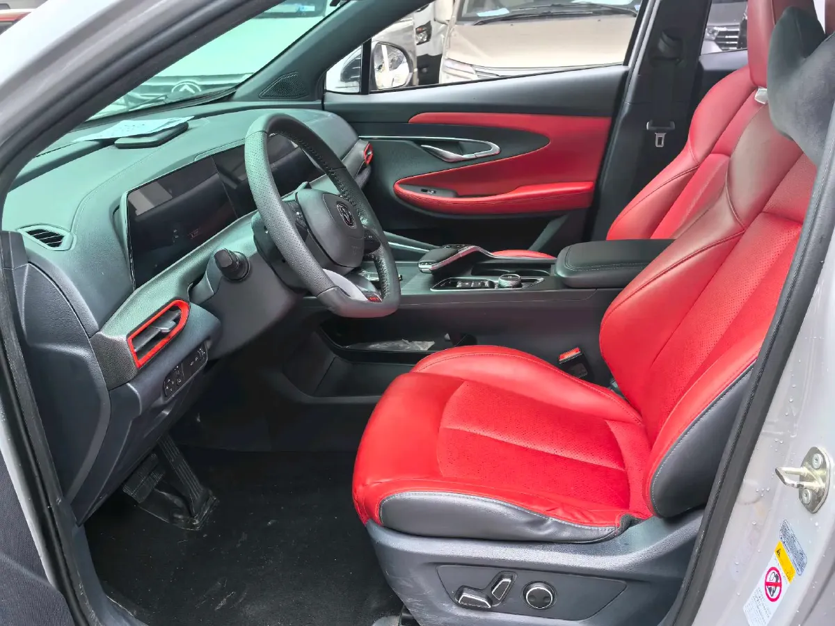 2020 ChangAn UNI-T 1.5T 180HP L4 7DCT,autocango,china used car exporter,china ev exporter,chinese used car exporter,chinese used ev exporter