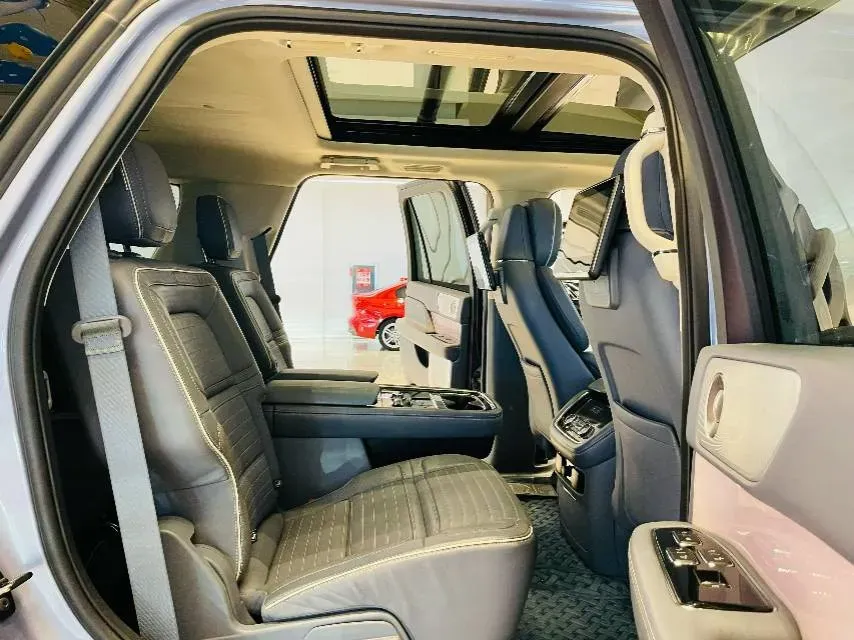 2019 Lincoln Navigator 3.5T 388HP V6 10AT,autocango,china used car exporter,china ev exporter,chinese used car exporter,chinese used ev exporter