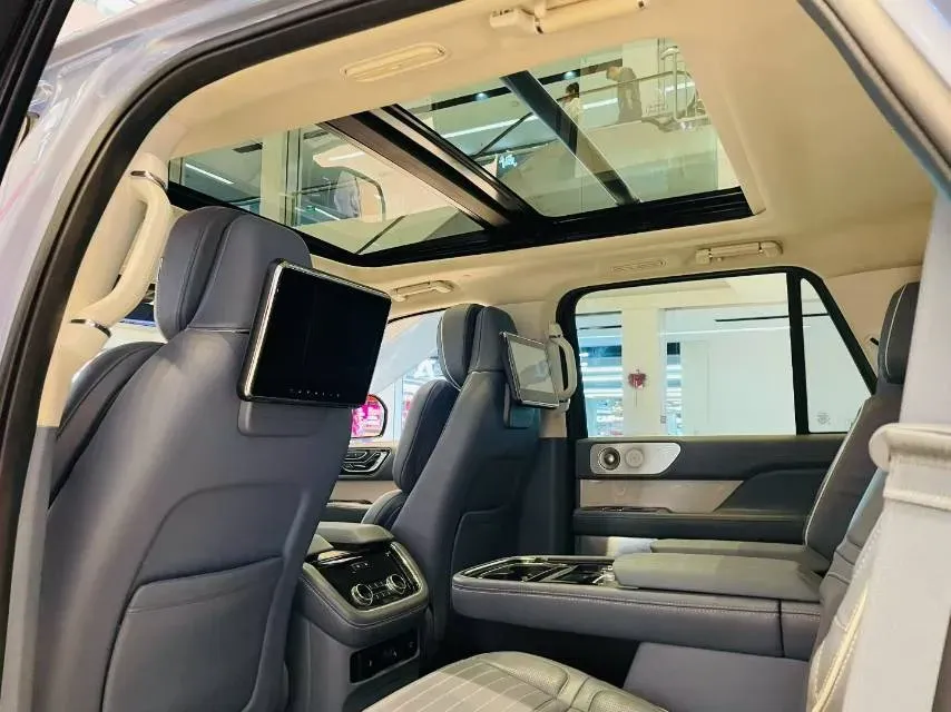 2019 Lincoln Navigator 3.5T 388HP V6 10AT,autocango,china used car exporter,china ev exporter,chinese used car exporter,chinese used ev exporter