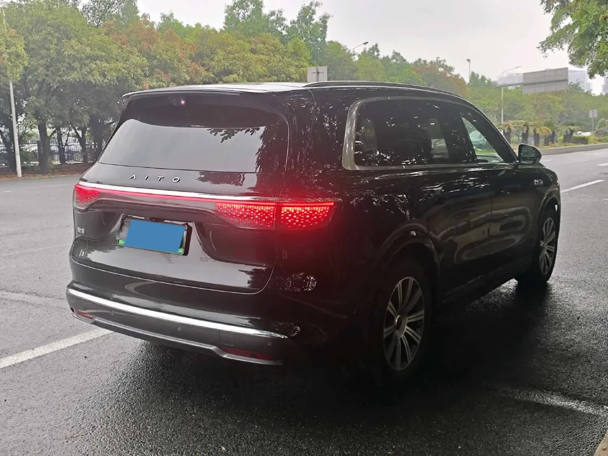 2025 AITO AITO M8 REEV 160HP REEV 53.4KWH,autocango,china used car exporter,china ev exporter,chinese used car exporter,chinese used ev exporter