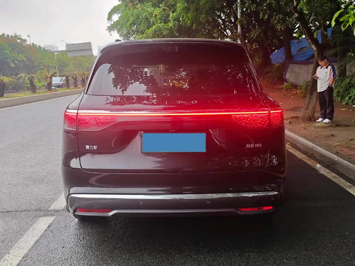 2025 AITO AITO M8 REEV 160HP REEV 53.4KWH,autocango,china used car exporter,china ev exporter,chinese used car exporter,chinese used ev exporter