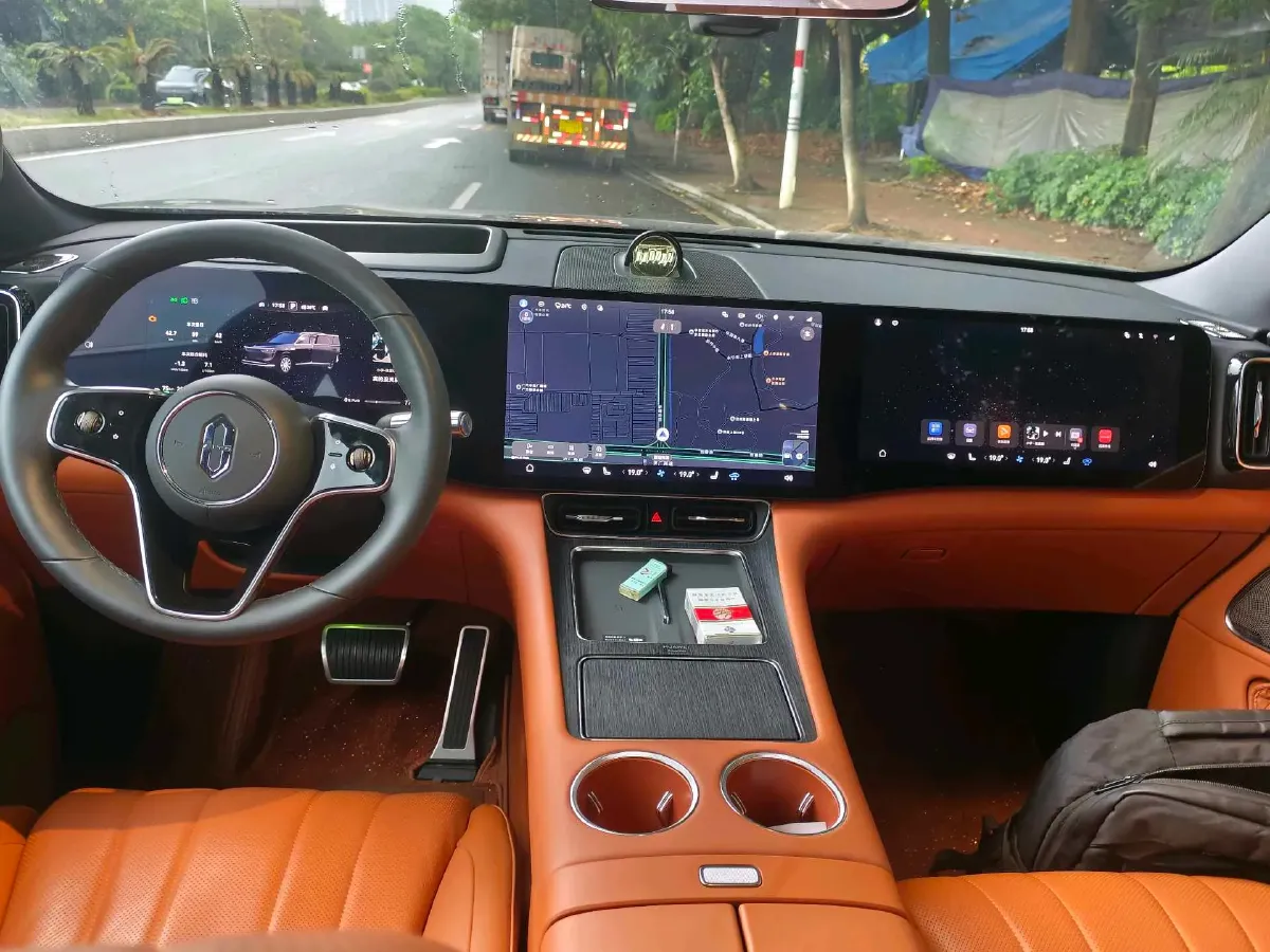 2025 AITO AITO M8 REEV 160HP REEV 53.4KWH,autocango,china used car exporter,china ev exporter,chinese used car exporter,chinese used ev exporter