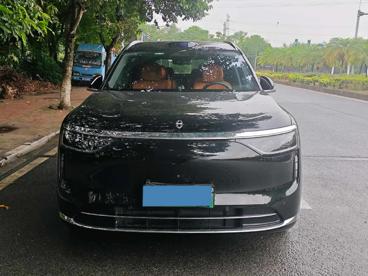 2025 AITO AITO M8 REEV 160HP REEV 53.4KWH,autocango,china used car exporter,china ev exporter,chinese used car exporter,chinese used ev exporter