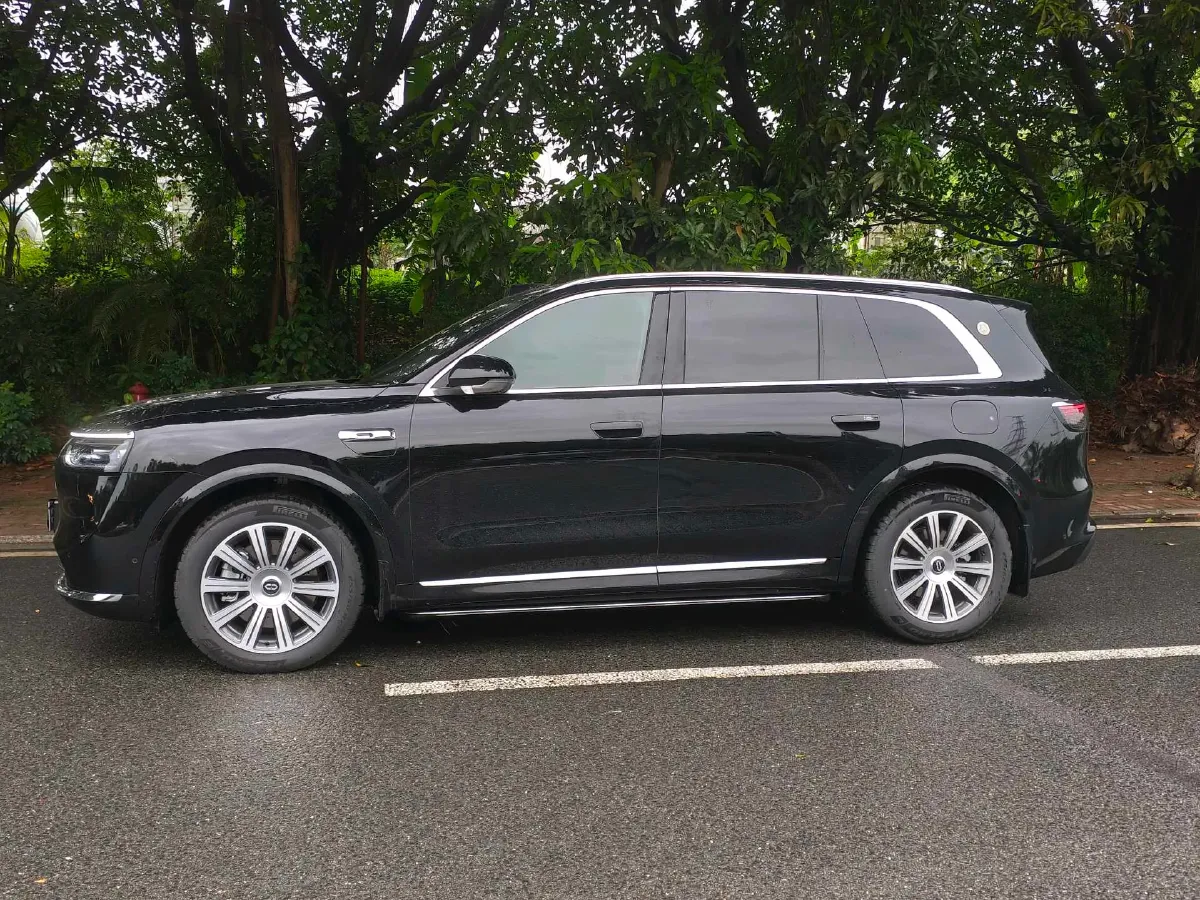 2025 AITO AITO M8 REEV 160HP REEV 53.4KWH,autocango,china used car exporter,china ev exporter,chinese used car exporter,chinese used ev exporter