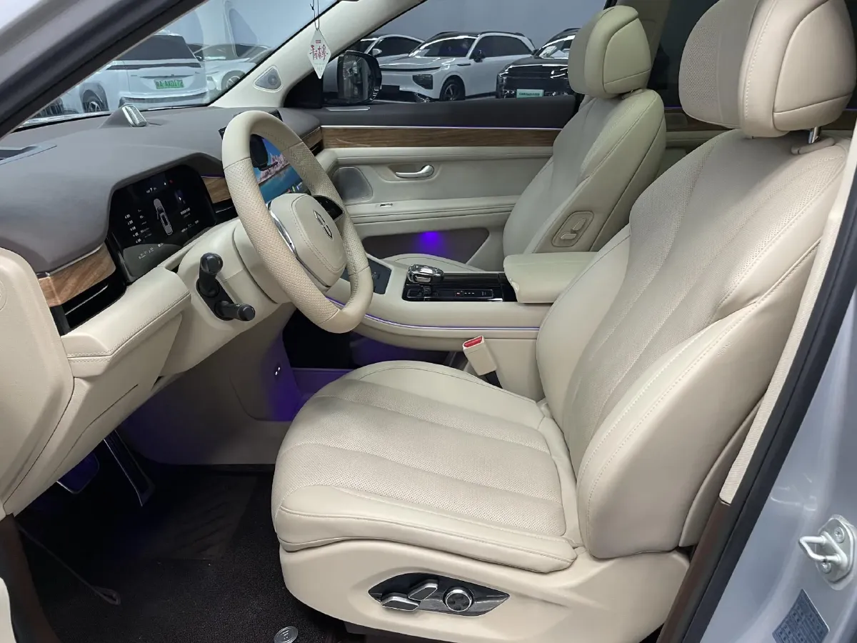 2024 AITO AITO M7 1.5T 152HP L4 REEV 40KWH,autocango,china used car exporter,china ev exporter,chinese used car exporter,chinese used ev exporter